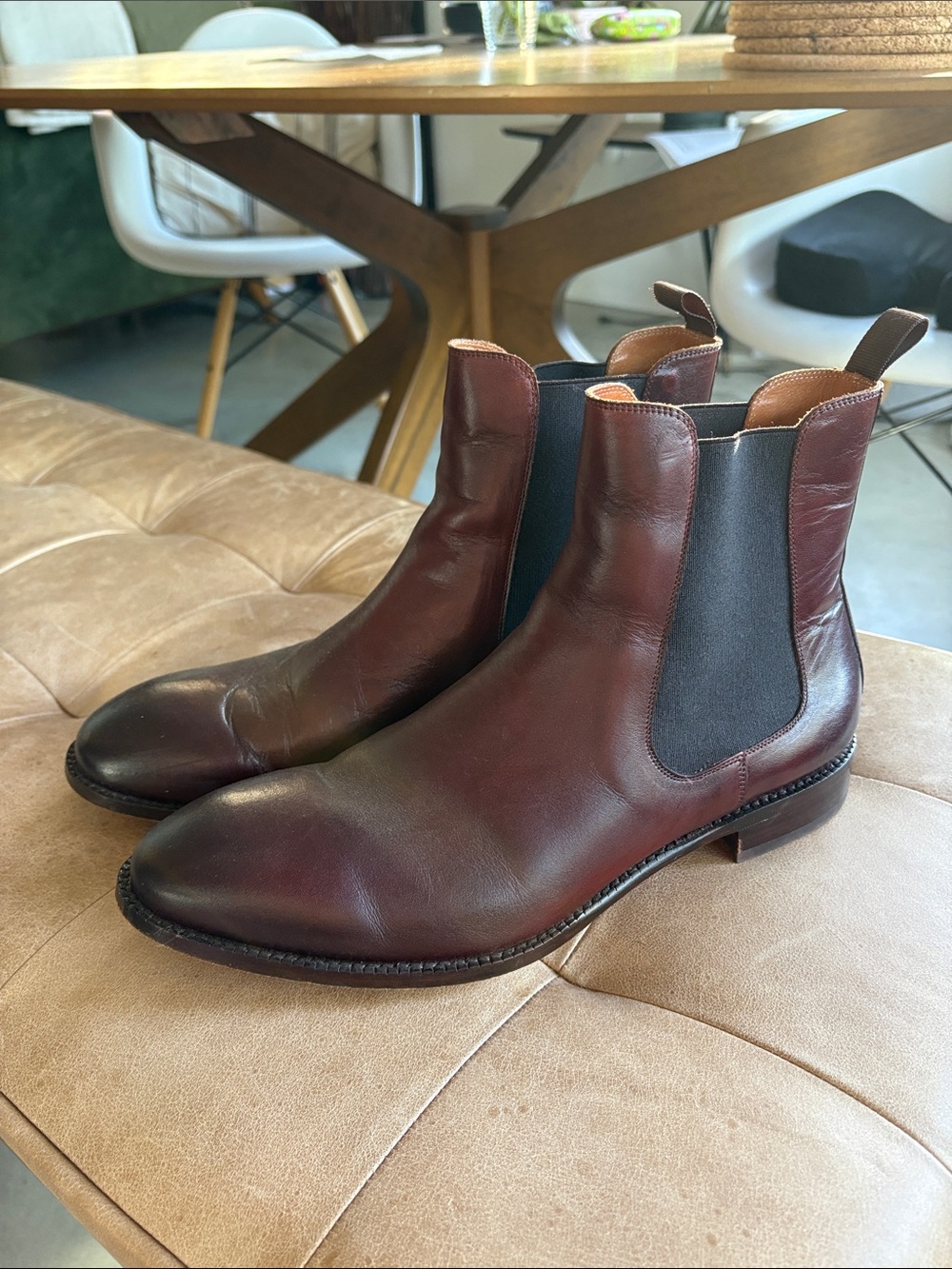 Beckett & Simonon - Like New Brown Leather Chelsea Boots - Classic Pull-On Style